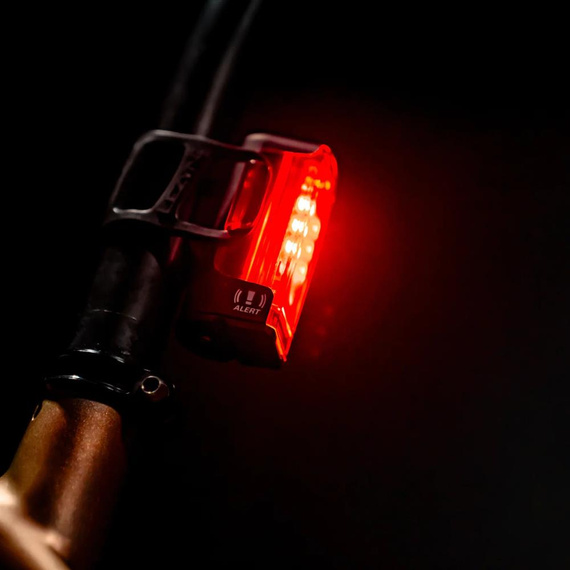 Lampka tylna Lezyne STRIP DRIVE PRO+ Alert, 400 Lumenów, USB-C