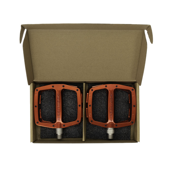 Pedały platformowe Dartmoor Vibe Red Devil, czerwone, z pinami