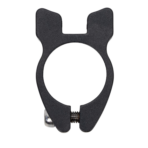 Obejma podsiodłowa XLC 31,8 mm, z mocowaniem bagażnika, czarna anodowana 