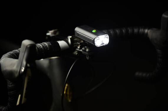 Lampka przednia Lezyne Mini Drive 400XL, 400 lumenów, USB czarna
