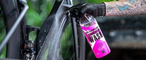 Środek do czyszczenia rowerów Muc-off High Performence Waterless wash 750ml, z rozpylaczem