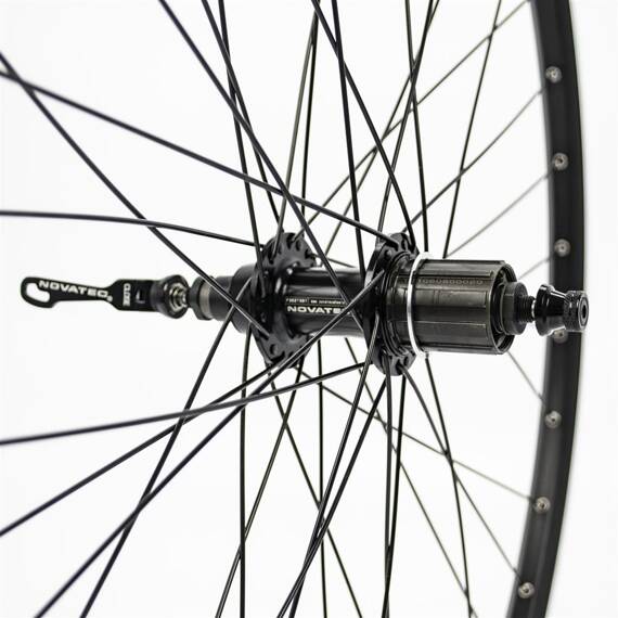 Tylne koło rowerowe 28", 36 szprych, Novatec F362, DT Swiss 535, CnSpoke, V-brake